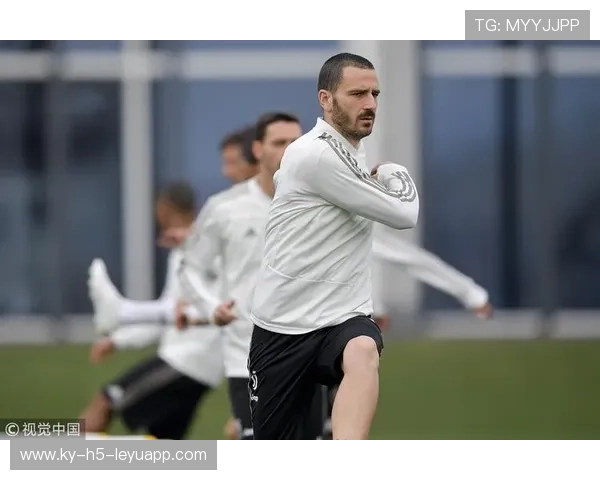 尤文在训练中提升角球进攻套路的预判性与随机性